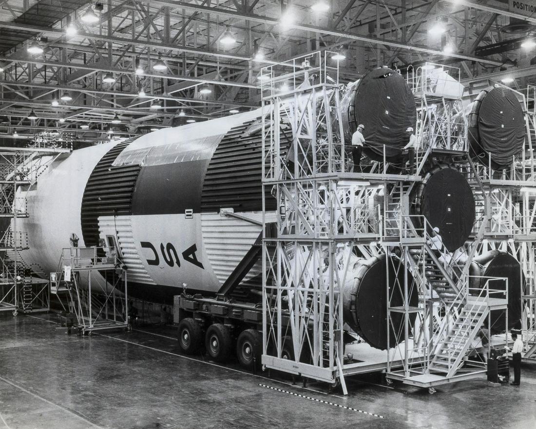 Saturn V.-  Various stages of the assembly of the (1 of 2)