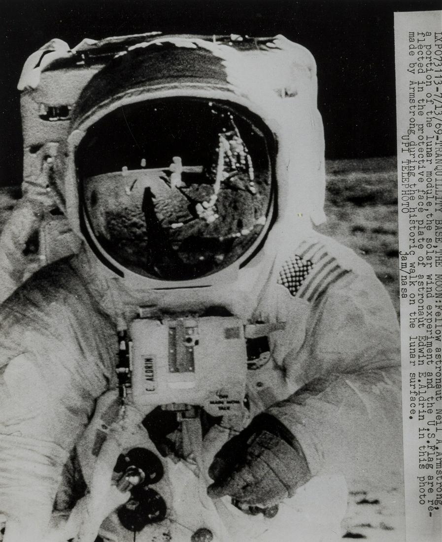 Apollo 11.- Armstrong (Neil)  An uncommon close-up view (1 of 1)