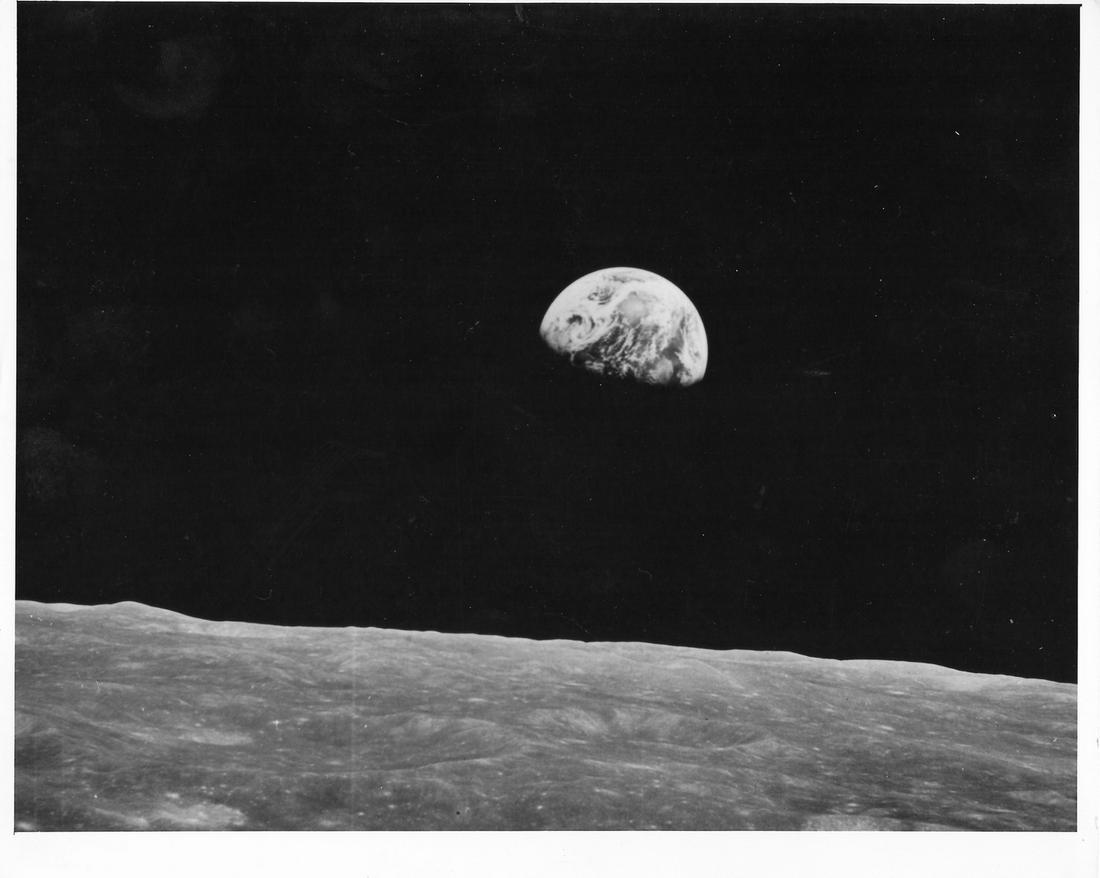 Space.- Anders (William) Earthrise, vintage gelatin silver print, Apollo 8, 1968. (1 of 2)