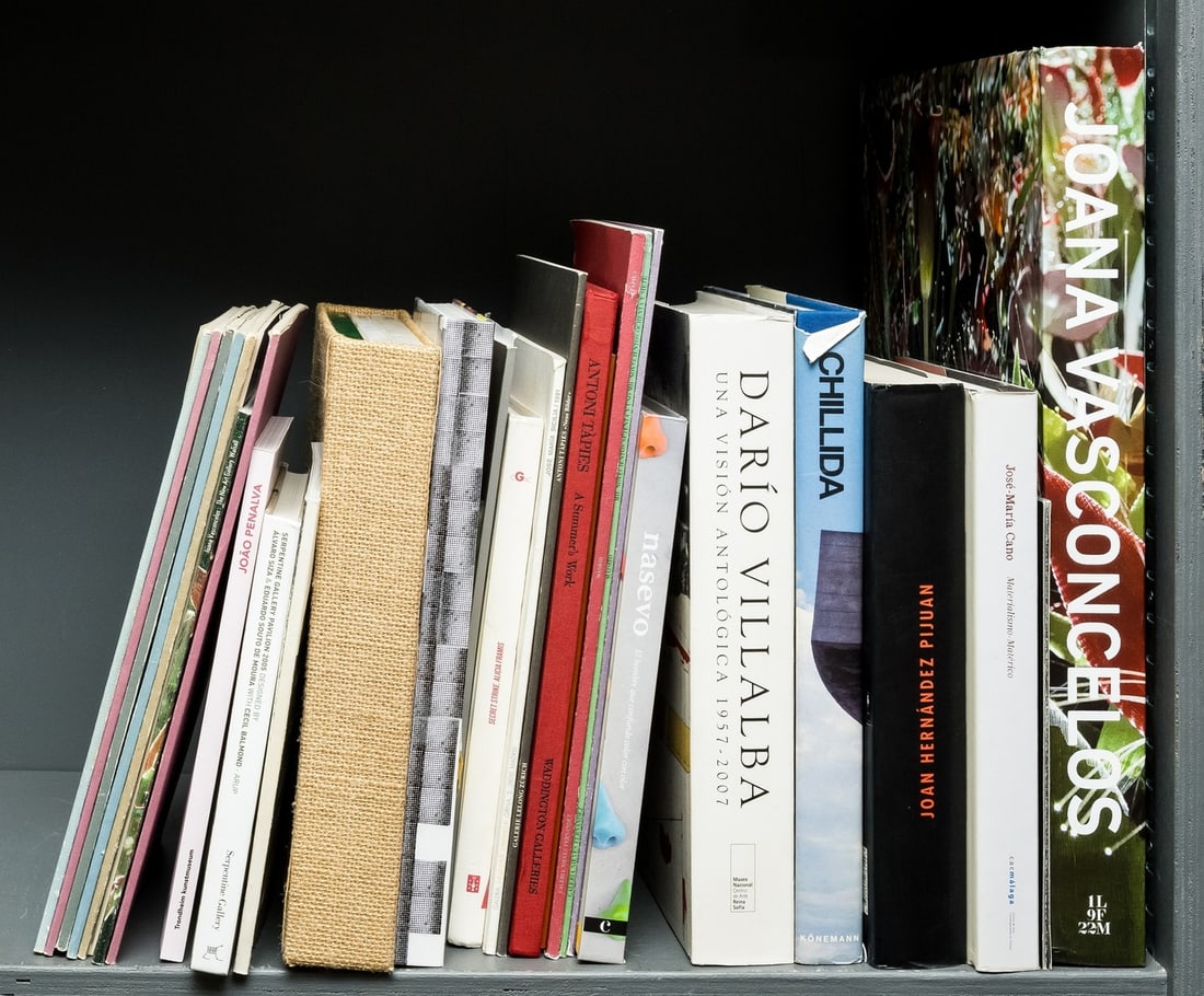 Lipovetsky (Gilles) & others. Joana Vasconcelos, Porto, 2011 & others, modern and contemporary: NO RESERVE Lipovetsky (Gilles) & others. Joana Vasconcelos, Porto, 2011 § Darío Villalba: Una Visión Antológica 1957-2007, Barcelona, 2006 § José-María Cano: Materia