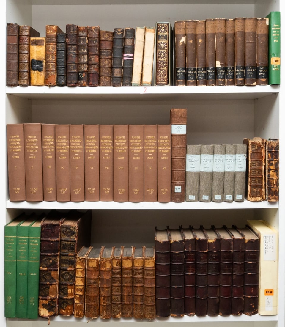 Vertot (Abbe De) Histoire des Chevaliers Hospitaliers de S. Jean de Jerusalem..., 6 vol., chez: Vertot (Abbe De) Histoire des Chevaliers Hospitaliers de S. Jean de Jerusalem..., 6 vol., contemporary mottled calf, vol. 1 covers detached, the rest nearly so with joints extremely