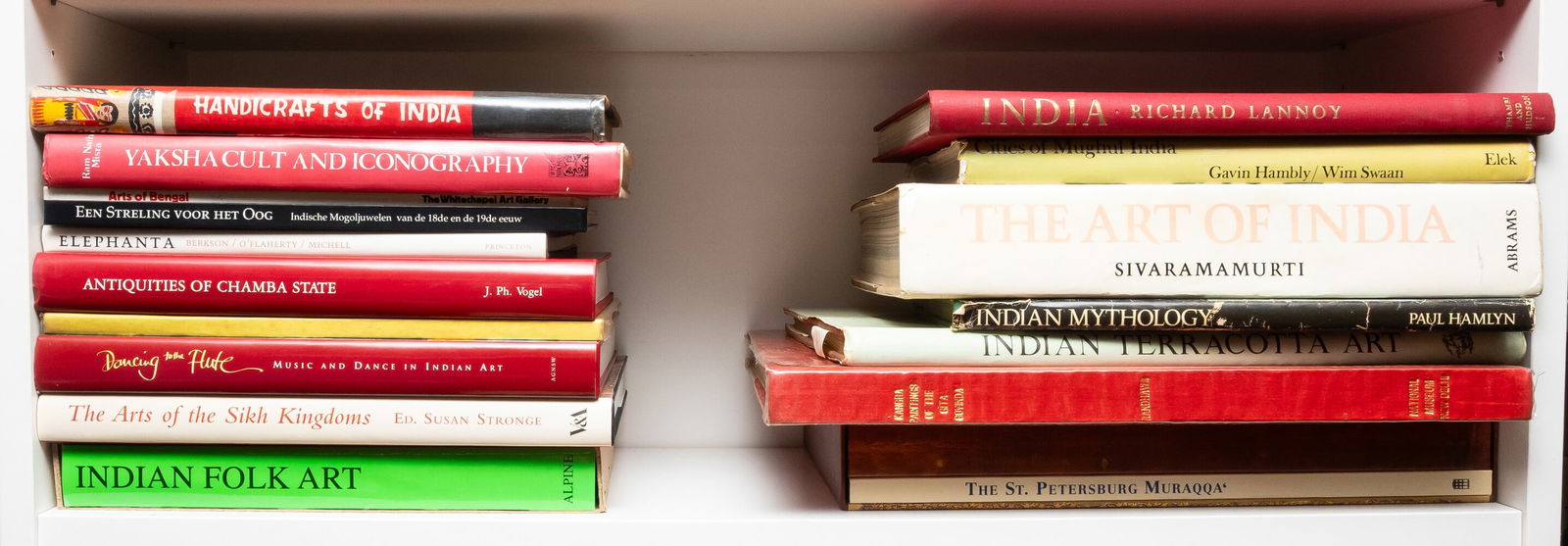 Akimushkin (Oleg) & others. The St. Petersburg Muraqqa' Album of Indian and Persian Miniatures..., 2: Akimushkin (Oleg) & others. The St. Petersburg Muraqqa' Album of Indian and Persian Miniatures..., 2 vol. comprising facsimile and commentary, limited edition