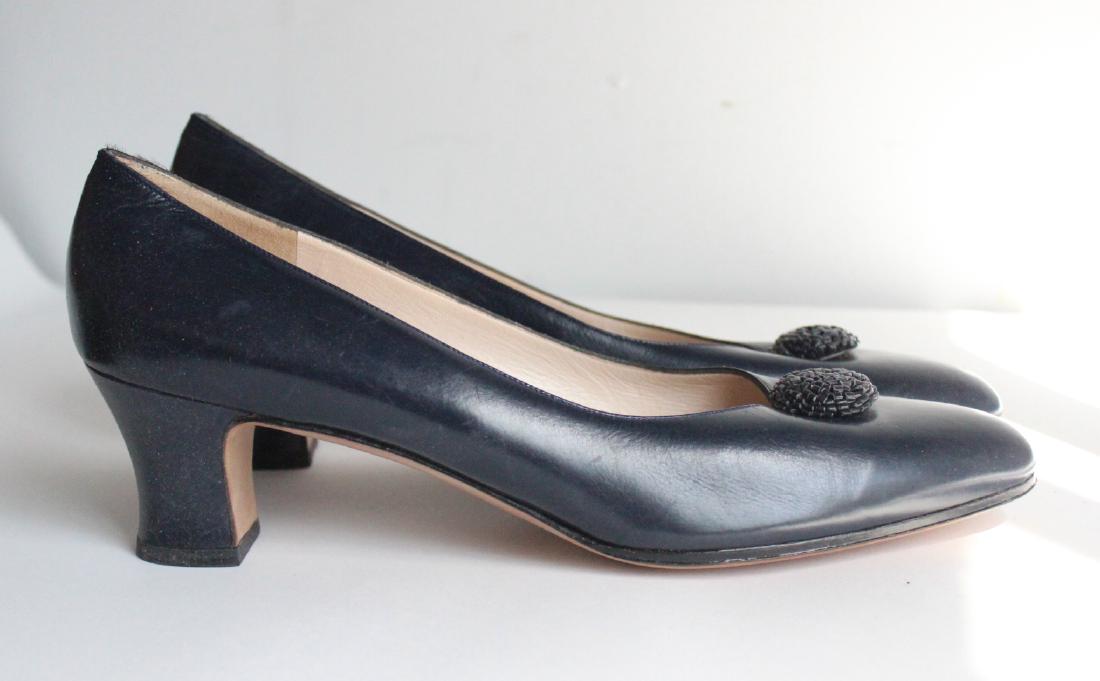 Salvatore Ferragamo Navy Leather Pumps 9.5 AAAA,c.1970s: Salvatore Ferragamo for Saks Fifth Avenue Navy Leather Pumps 9.5 AAAA, c.1970's. New old stock. Made in Italy.