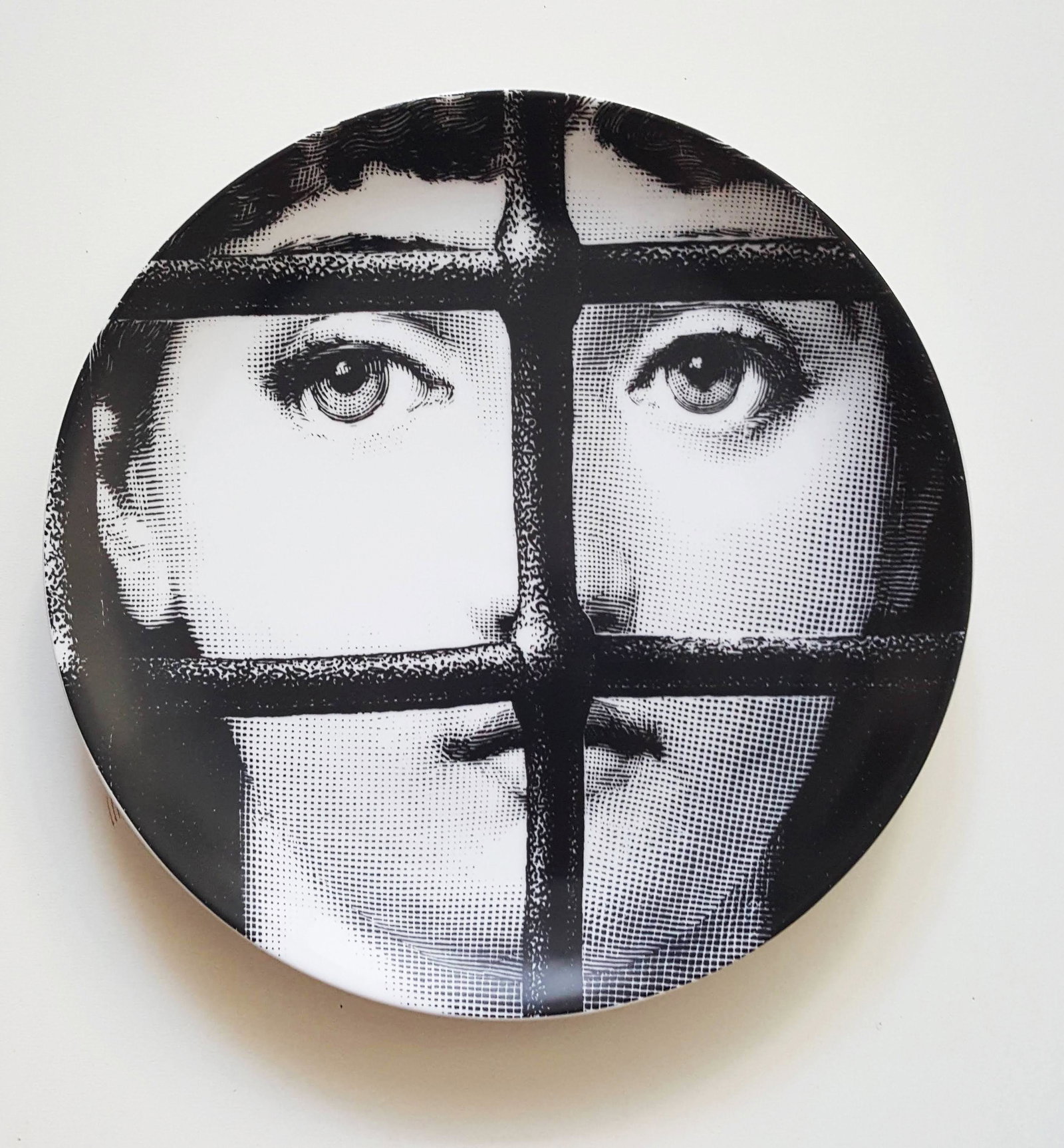 Fornasetti Tema E Variazioni #121 Plate, ca.1950s-60s: Fornasetti Tema E Variazioni #121 Plate, ca.1950s-60s. Made in Italy, d.10in