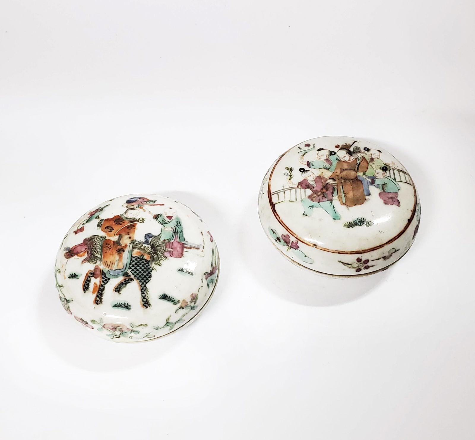 2 Famille Rose Porcelain Stamp Boxes, Qing Dynasty (1 of 4)