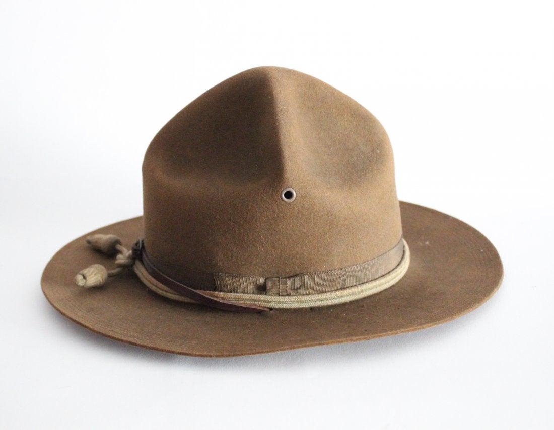 D.E. Loewe Felted Campaign Hat with Leather Trim: D.E. Loewe & Co. Felted Campaign Hat with Leather Trim, first half of 20th century.D.E. Loewe & Co. was one the hat companies that manufactured campaign hat to US army from April 12 to December 19, 19