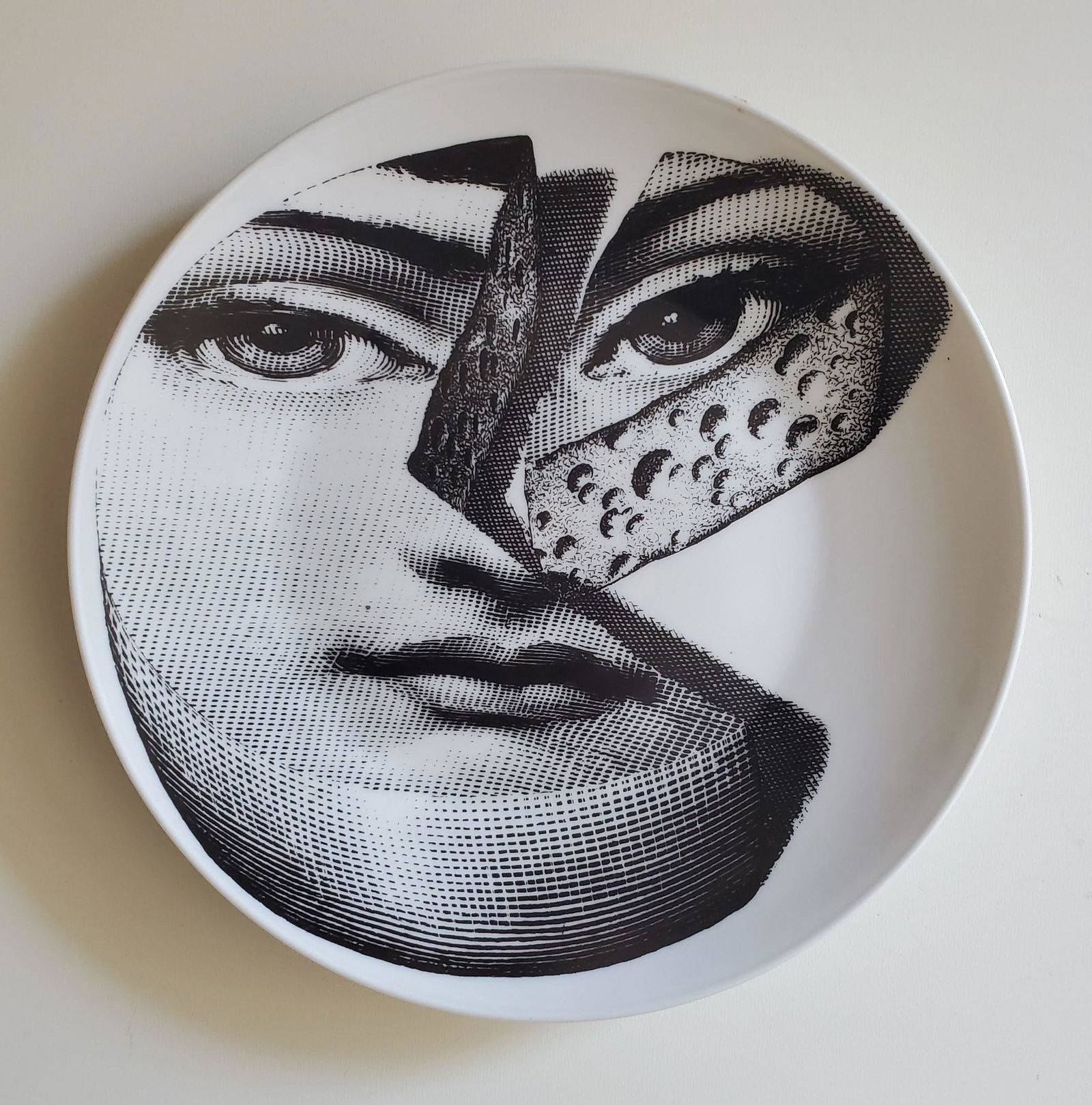 Fornasetti Tema E Variazioni #106 Plate, ca.50s-60s. (1 of 3)