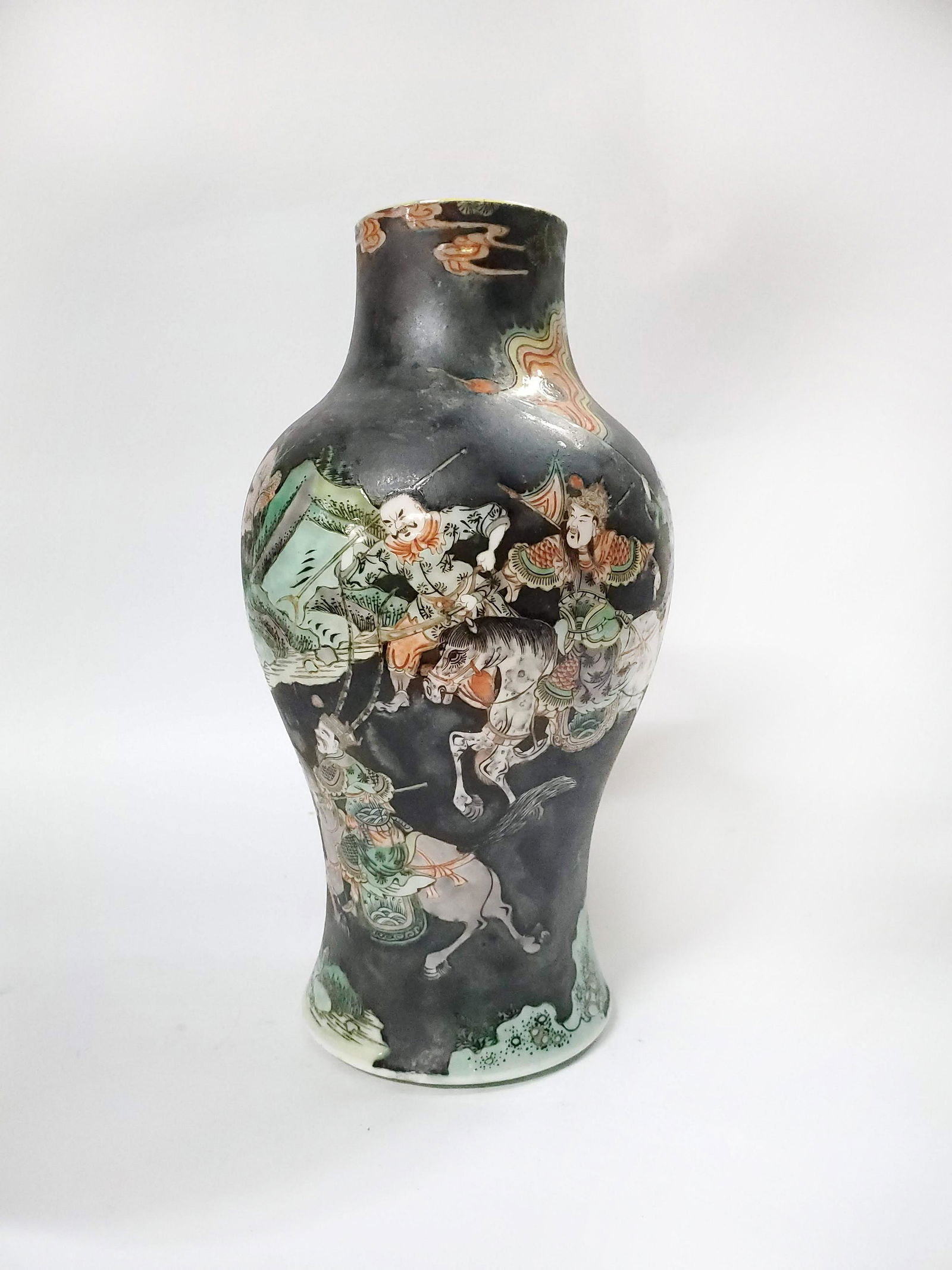 Antique Chinese Famille Noir Vase with Kangxi Mark (1 of 9)