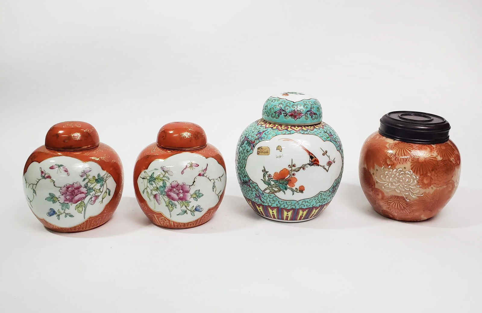 Lot of 4 Chinese Export Porcelain Jars (1 of 9)