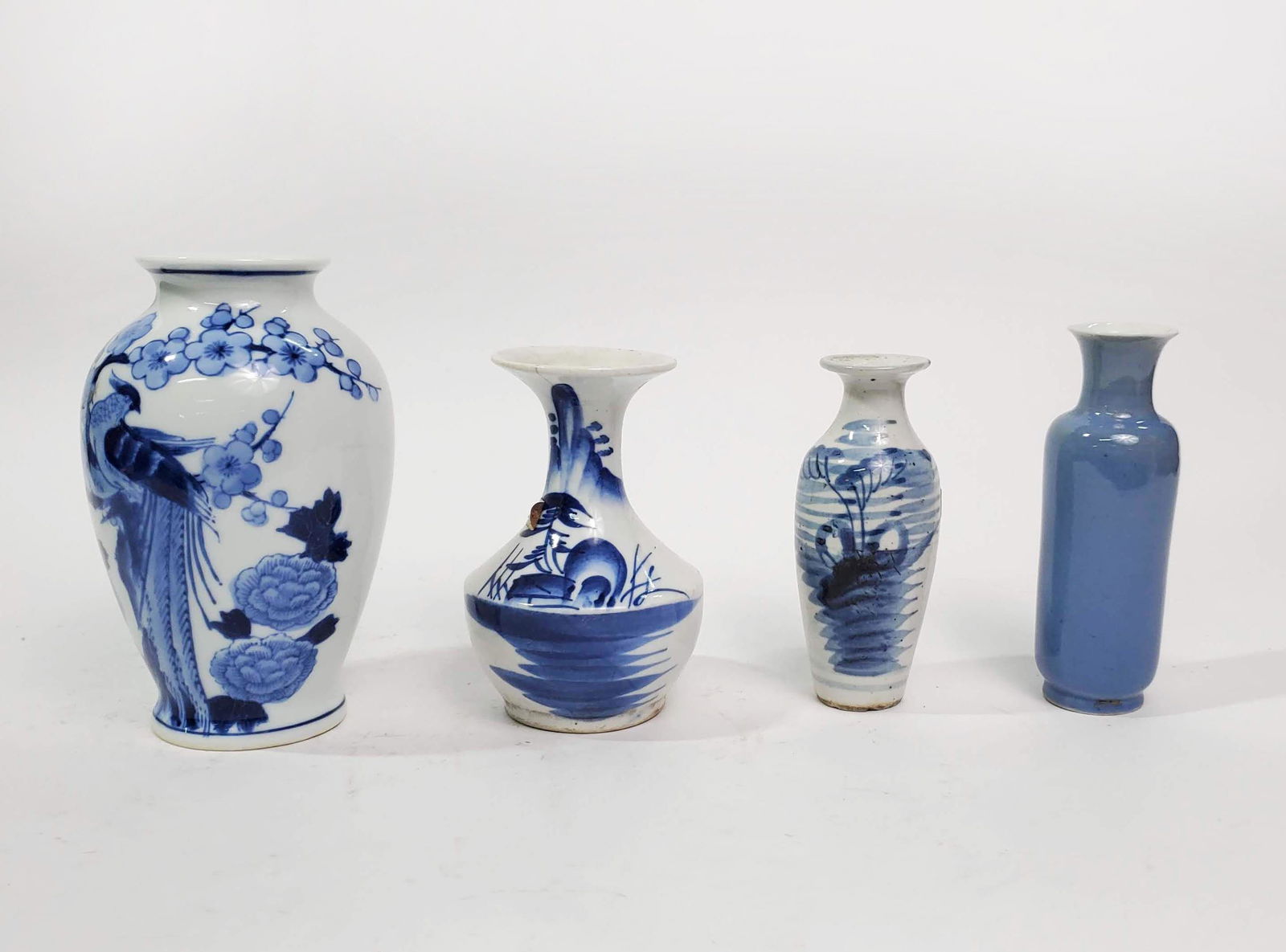 Lot of 4 Antique Chinese Blue & White Vases (1 of 6)