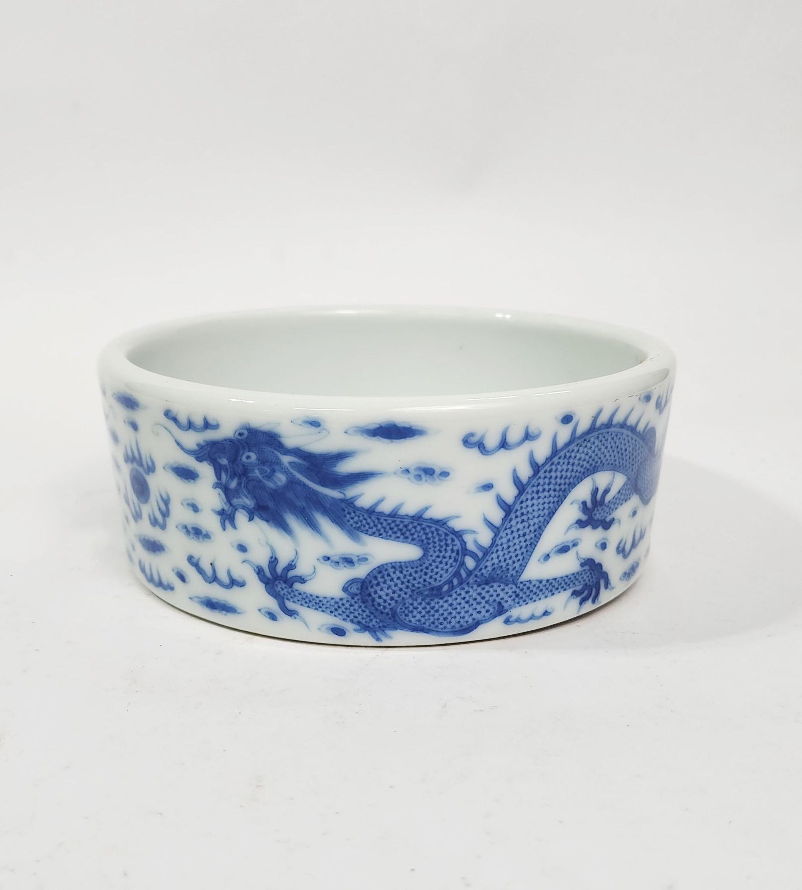 Antique Chinese Yongzheng Marked Blue White Brush Bowl (1 of 10)