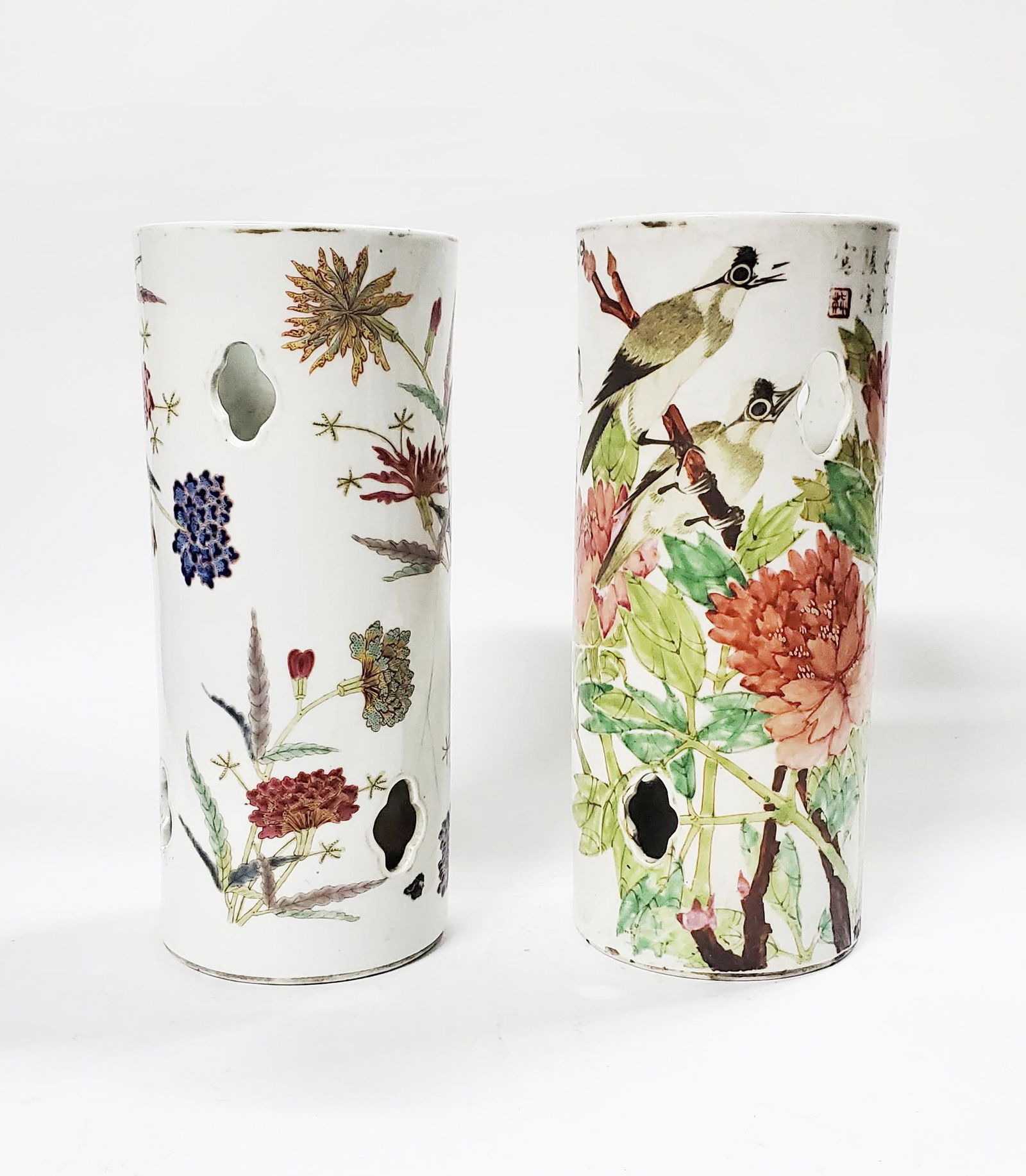 2 Antique Chinese Famille Rose Hat Stands (1 of 20)