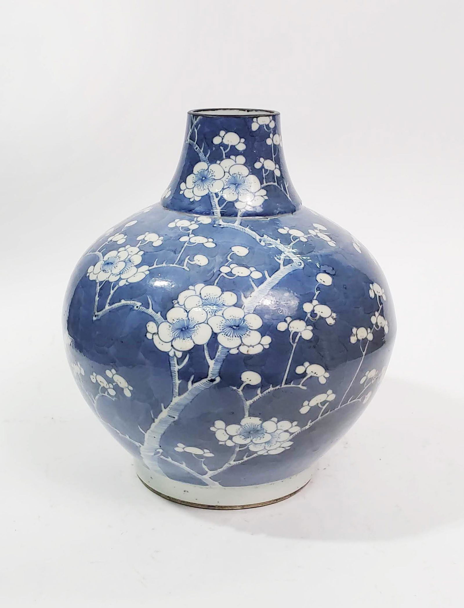 Antique Chinese Kangxi Marked Hawthorne Vase: Antique Chinese Kangxi Marked Hawthorne Pattern Vase, h. 10.5 in., ca. late 19th - early 20th century.