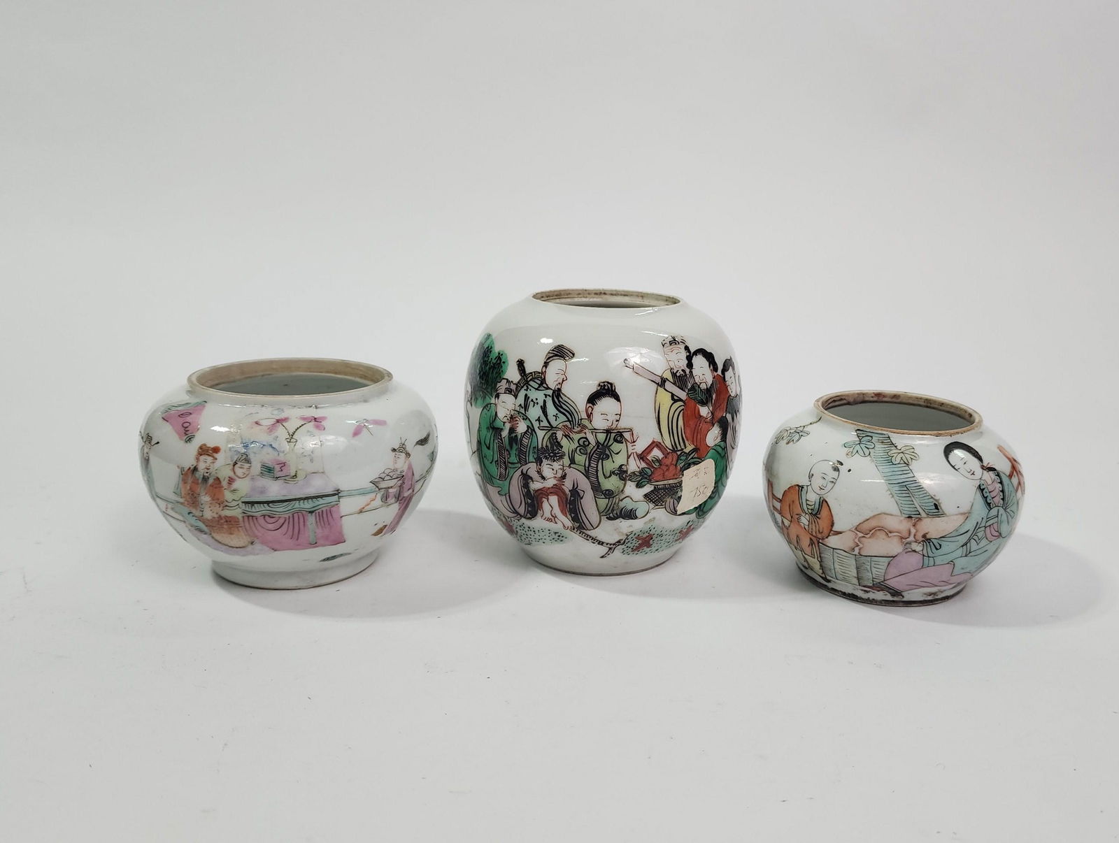 Lot of 3 Antique Chinese Famille Rose Porcelain Small Jars (1 of 9)