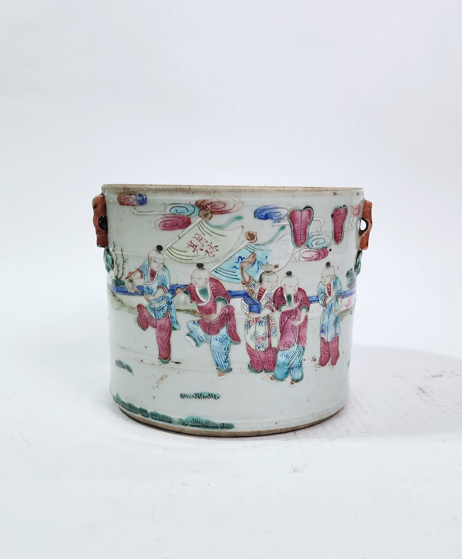 Antique Chinese Famille Rose Porcelain Brush Pot, 19th c.: Antique Chinese Famille Rose Porcelain Brush Pot, ca. late 19th- early 20th century, h. 6 inches.