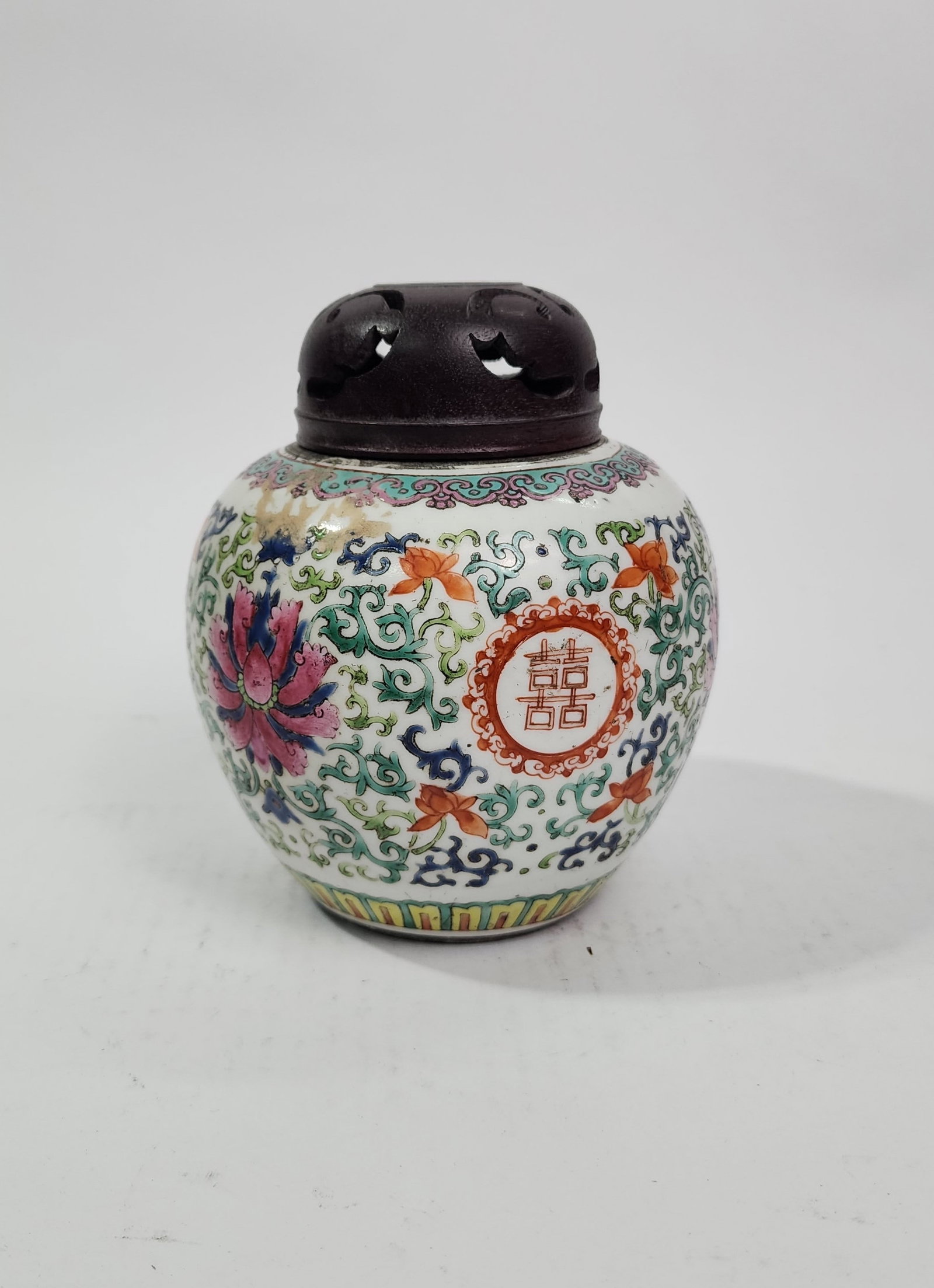 Antique Chinese Famille Rose Porcelain Jar: Antique Chinese Famille Rose Porcelain Jar with wooden lid, ca. late 19th- early 20th century. H. 6.25 inches.