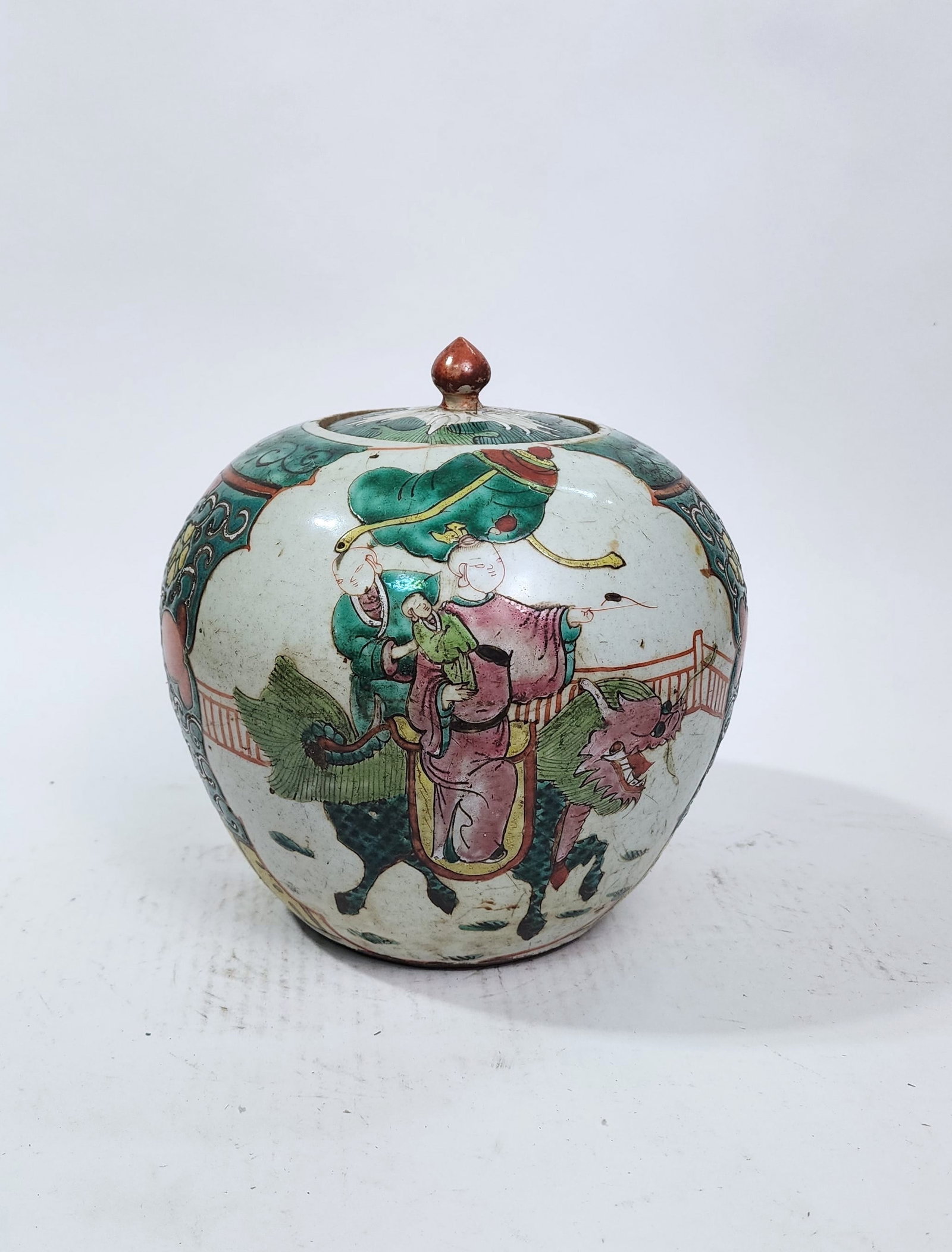 Antique Chinese Famille Rose Porcelain Jar: Antique Chinese Famille Rose Porcelain Jar, ca. late 19th- early 20th century, h. 8.5 inches.