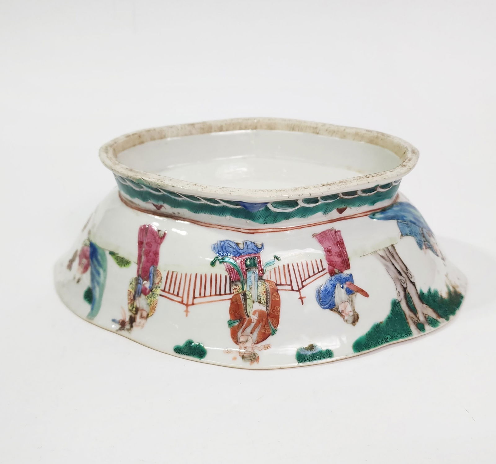 Antique Chinese Late Qing Famille Rose Footed Oval Bowl (1 of 13)