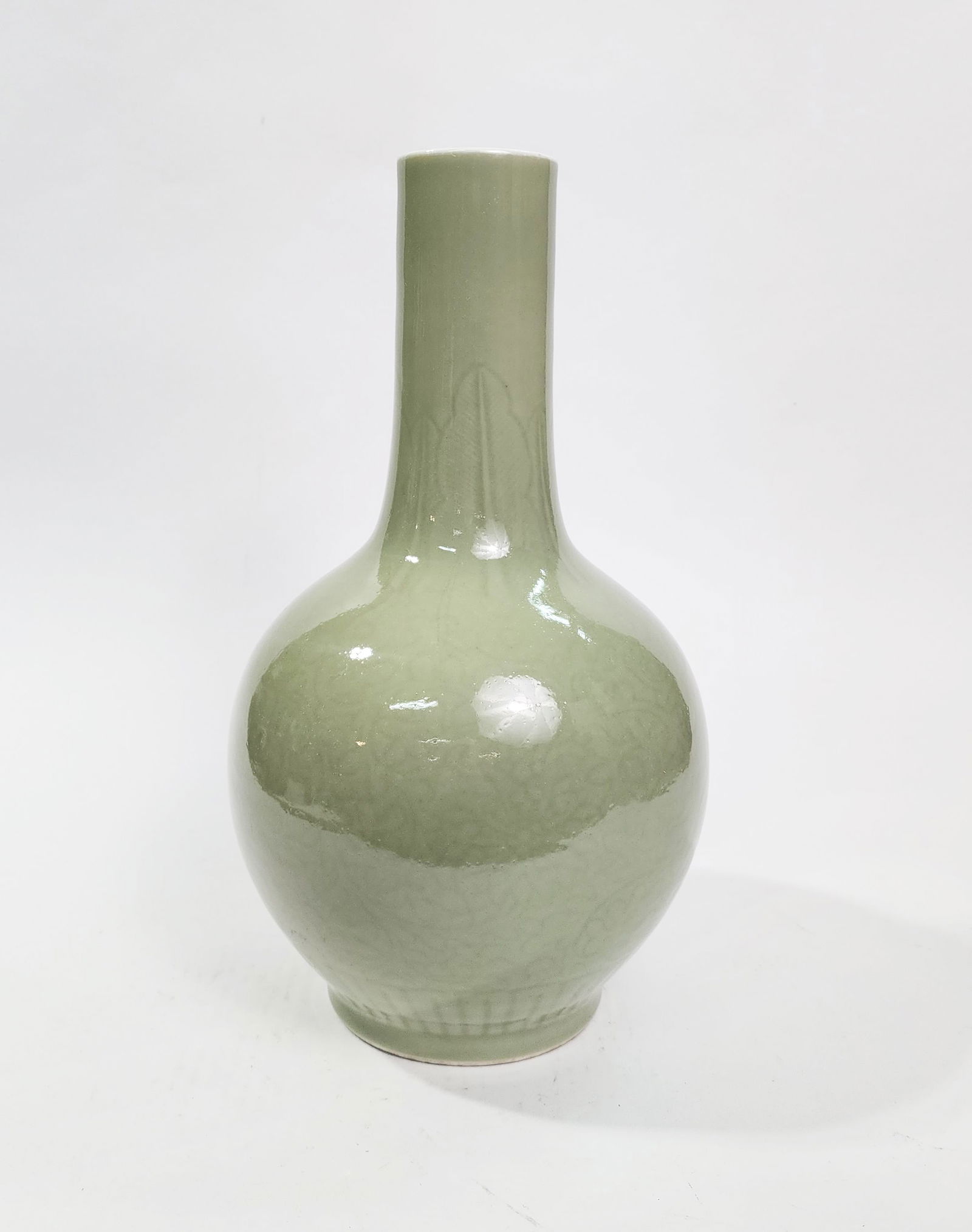 Chinese Jingdezhen Longquan  Celadon Glazed Vase (1 of 5)