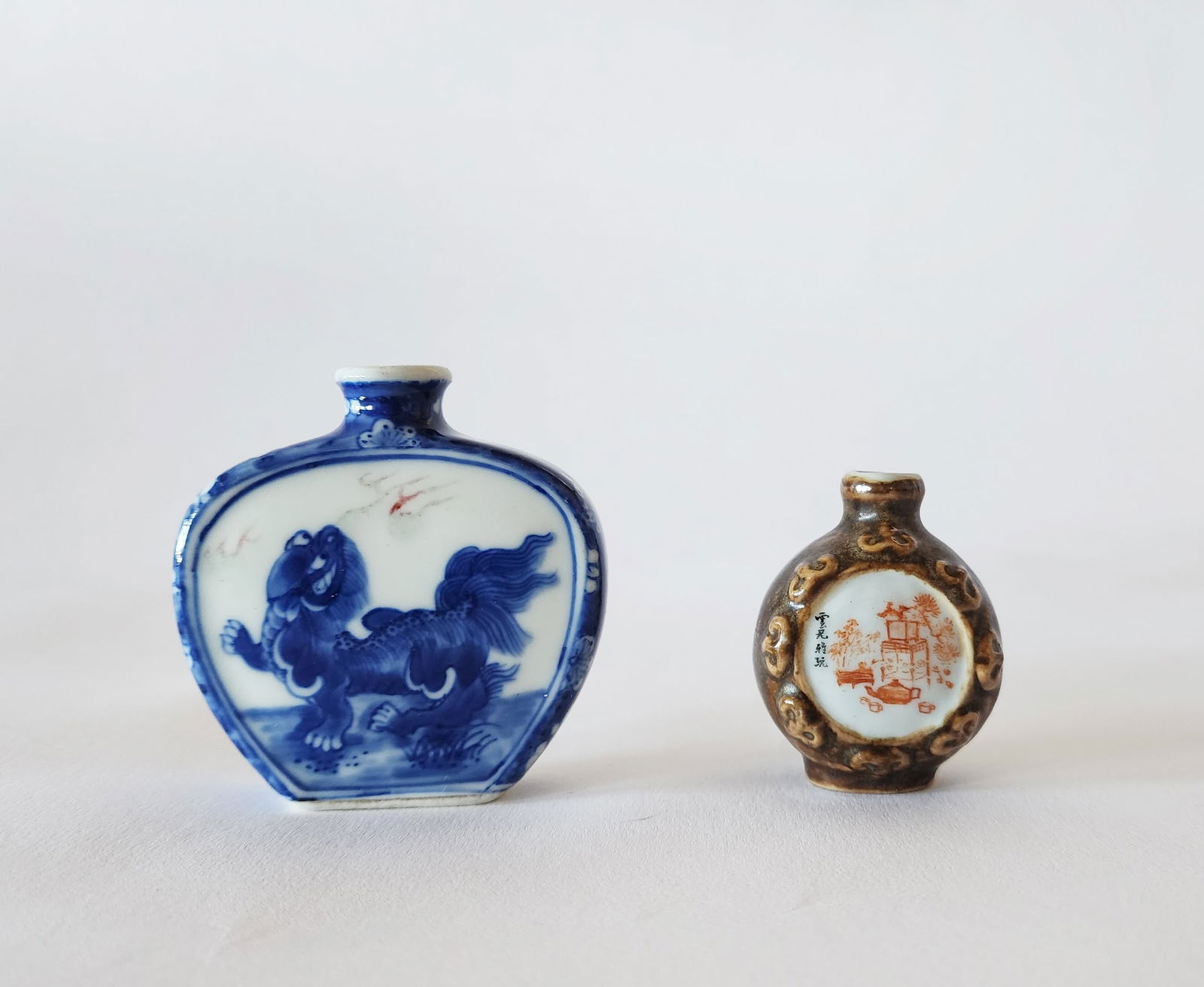 Lot of 2 Chinese Porcelain Snuff Bottles (1 of 6)