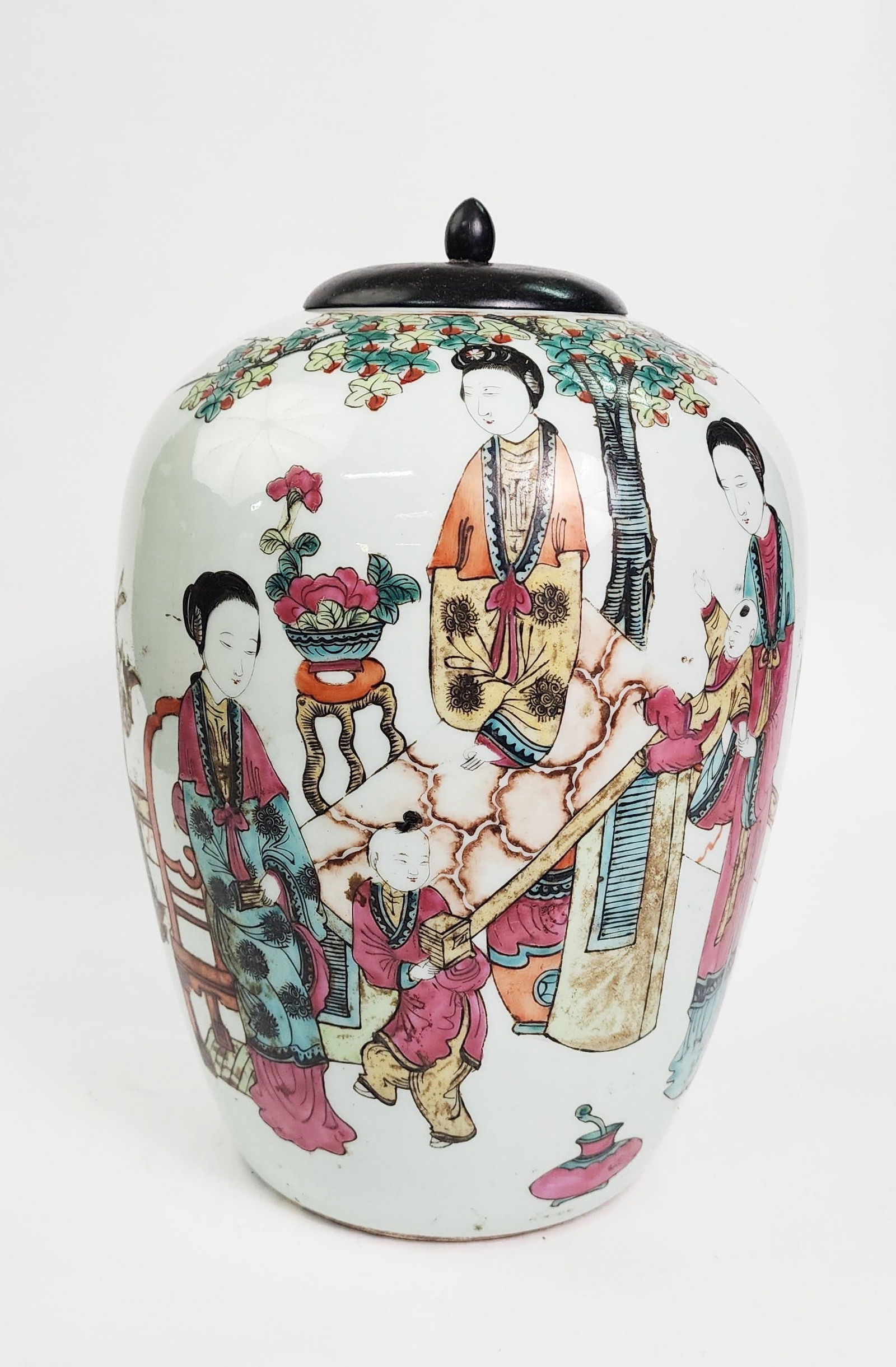 Antique Chinese Famille Rose Porcelain Jar ROC: Antique Chinese Famille Rose Porcelain Jar with wooden lid, h. 11 inches, probably Republic era, early 20th century.