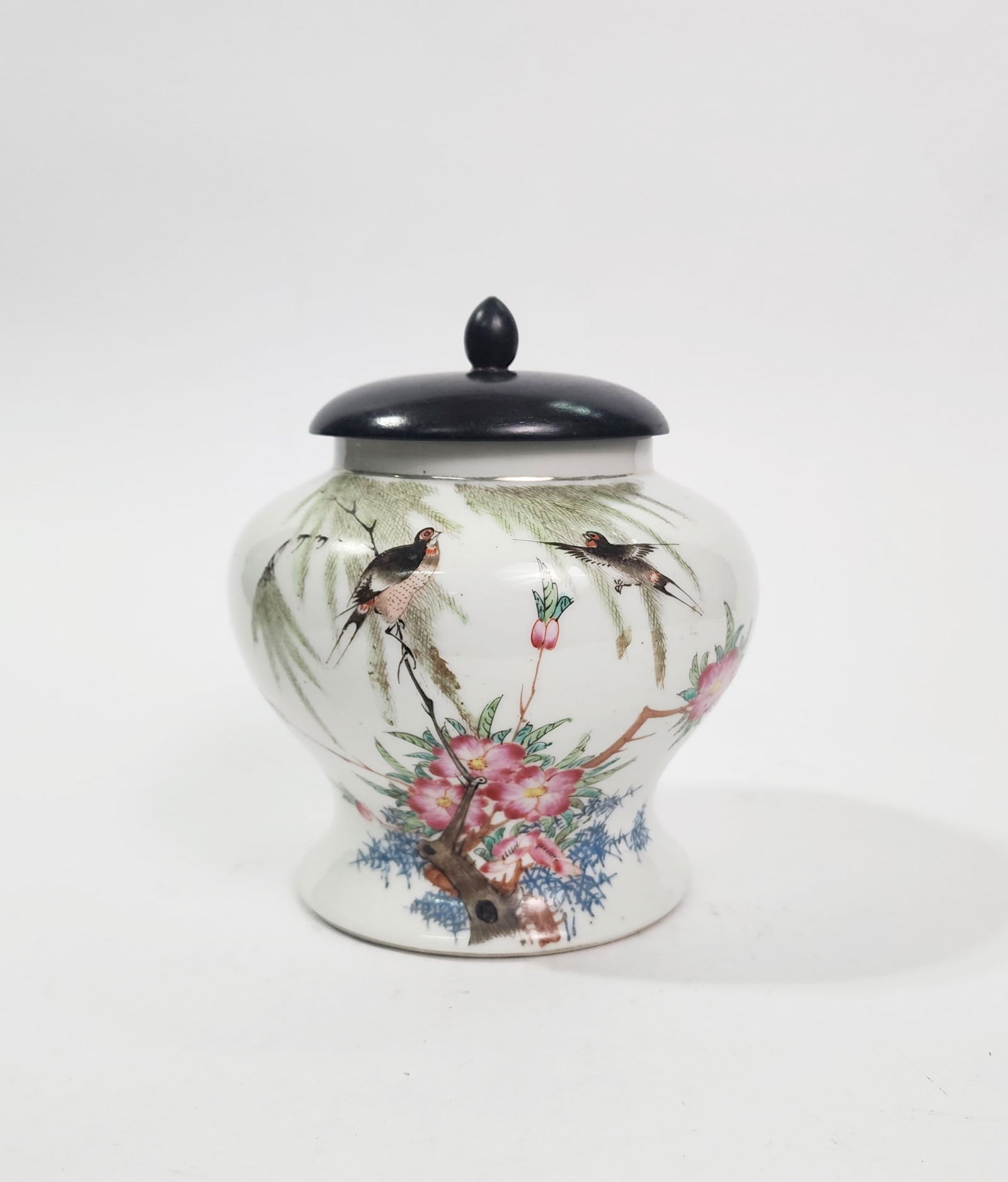 Antique Chinese Famille Rose Porcelain Jar: Antique Chinese Famille Rose Porcelain Jar with wooden lid, h. 5.5 inches, ca. early 20th century.
