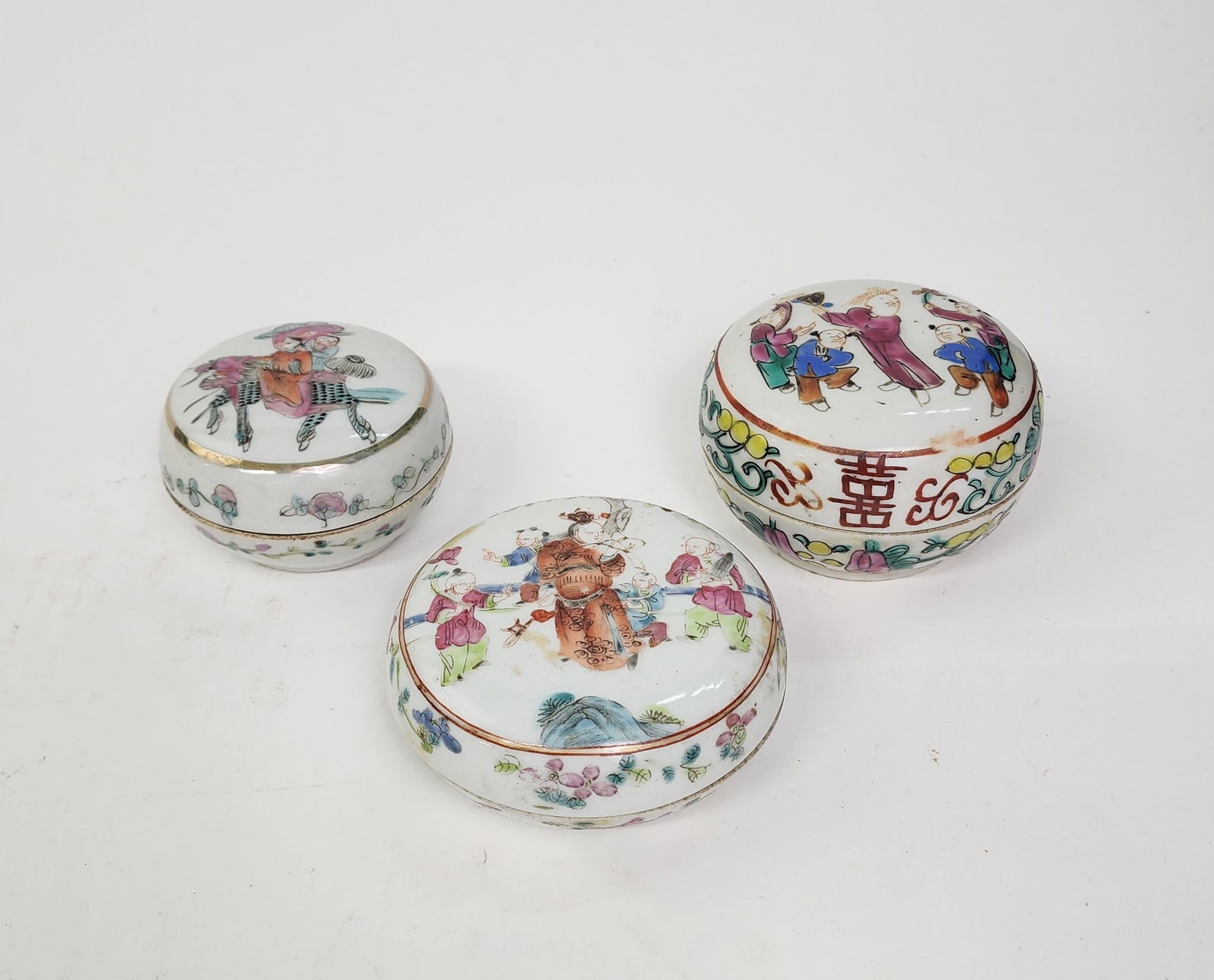 Lot of 3 Antique Chinese Famille Rose Porcelain Stamp Boxes (1 of 7)