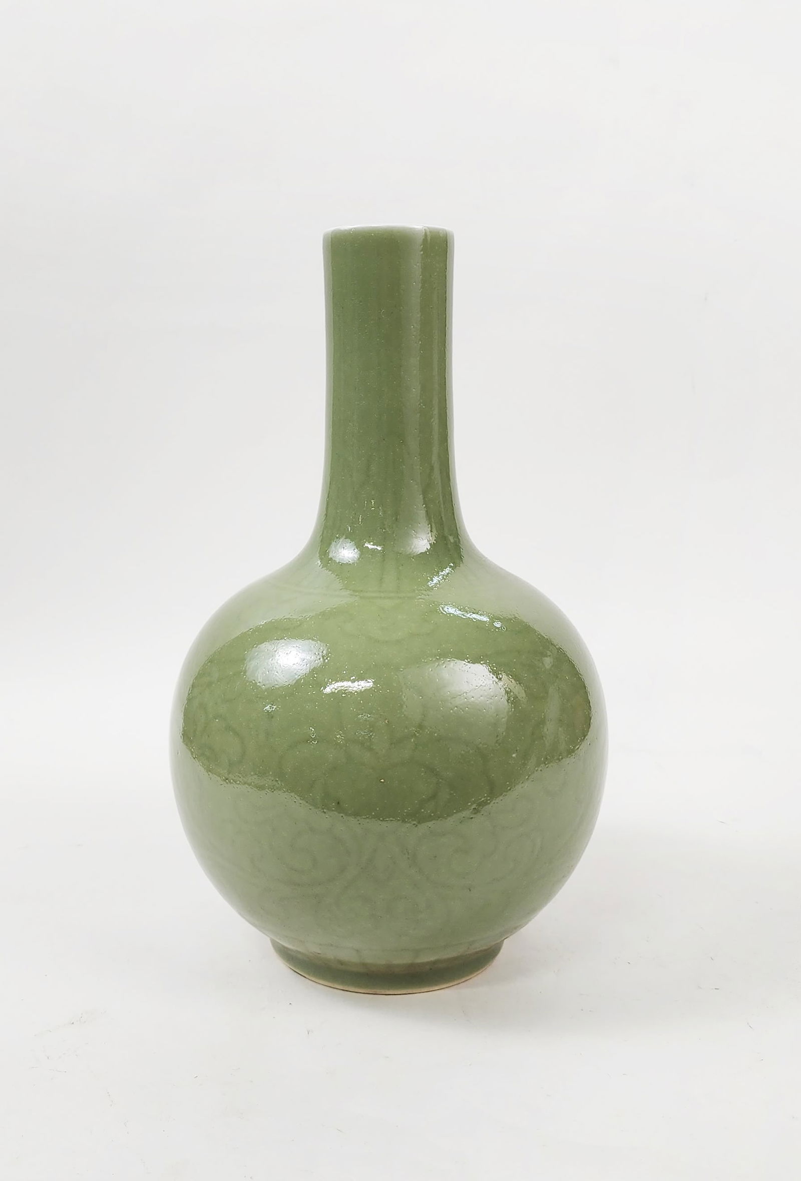 Chinese Jingdezhen Longquan Celadon Glazed Bottle Shaped Vase (1 of 5)