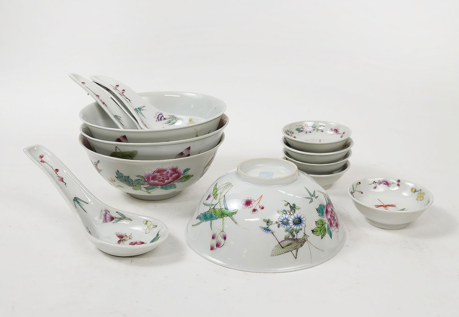 Set of 12 Chinese Export Yawan Collection Famille Rose Porcelain Bowls with Spoons (1 of 6)