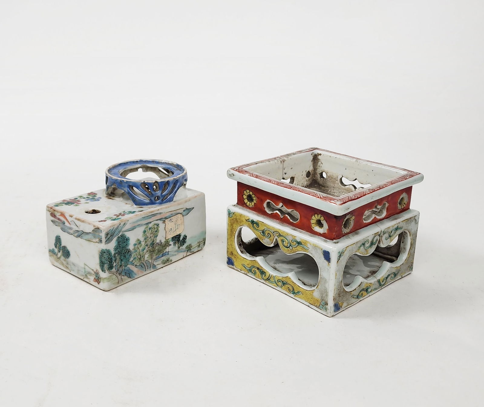 Lot of 2 Antique Chinese Famille Rose Porcelain Dishes (1 of 9)