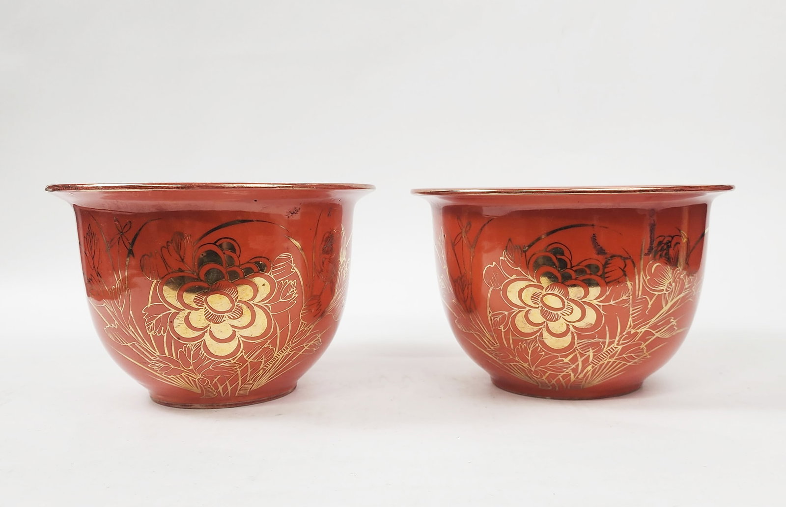 Pair of Antique Chinese Coral Ground & Gold Decorated Planters: Pair of Antique Chinese Coral Ground & Gold Decorated Planters, d. 8 inches, h. 5.25 in., ca. 20th century.
