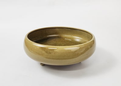 Chinese Green Glazed Tripod Footed Porcelain Bowl