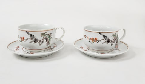 Pair of Chinese Export Jingdezhen Zhi Tea Cups & Saucers