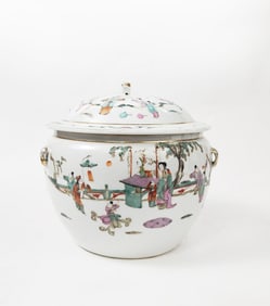 Antique Chinese Famille Rose Porcelain Covered Bowl