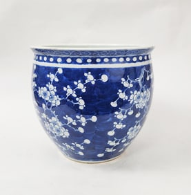 Antique Chinese Blue & White Hawthorne Pattern Porcelain Planter