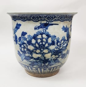 Antique Chinese Blue & White Porcelain Planter