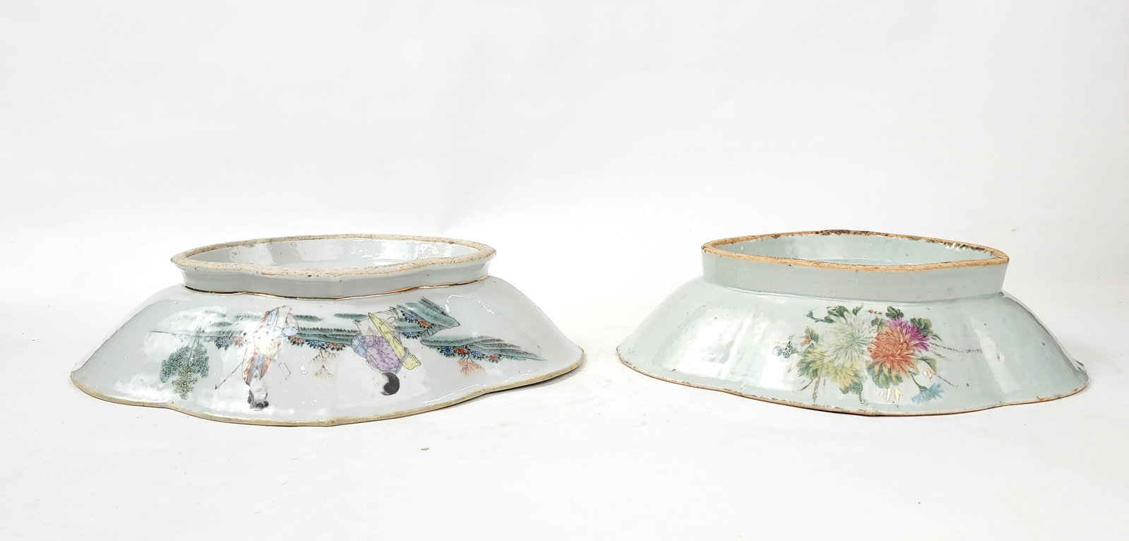 Lot of 2 Antique Chinese ROC Porcelain Oval Footed Bowls: Lot of 2 Antique Chinese ROC Porcelain Oval Footed Pedestal Bowls, 10.75 x 8.5 x 2.5 inches, ca. early 20th century. Provenance: Estate of a New York collector/ dealer. The collection assembled betwee