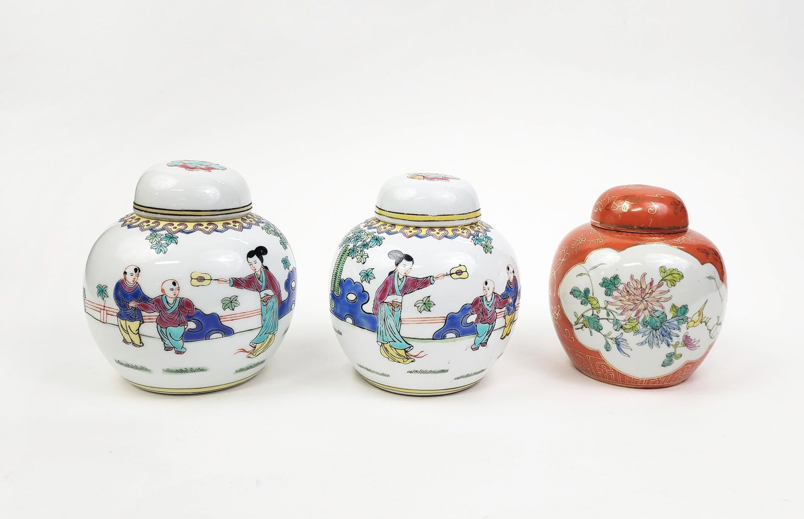 Lot of 3 Chinese Export Famille Rose Porcelain Small Jars (1 of 7)