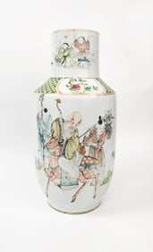 Antique Chinese Famille Rose Porcelain Vase