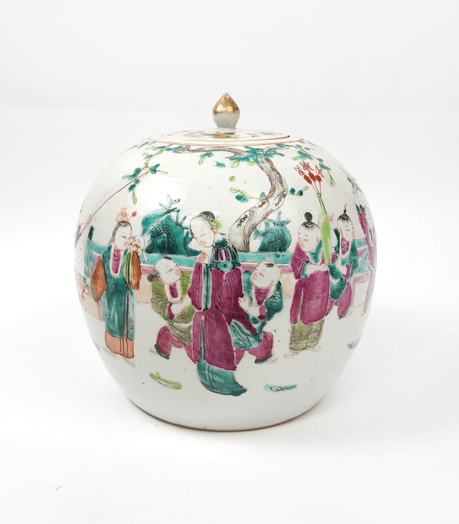 Antique Chinese Famille Rose Porcelain Jar: Antique Chinese Famille Rose Porcelain Jar, h. 9.5 inches, ca. late 19th- early 20th century. Provenance: Estate of a New York collector/ dealer. The collection assembled between early 1950s to 1970s.