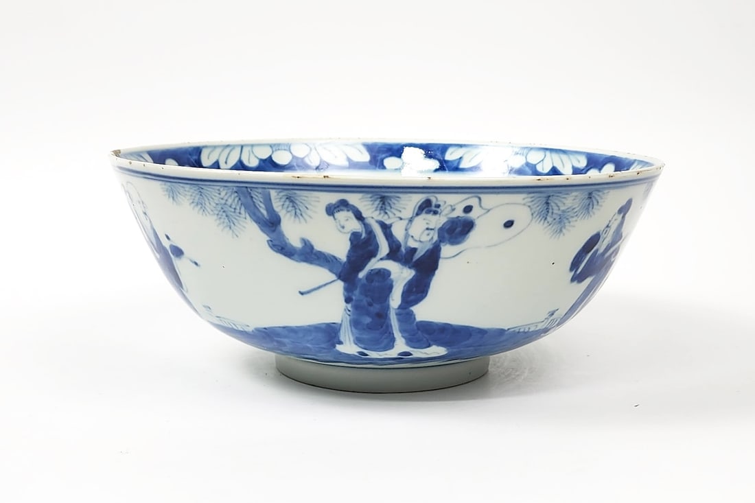 Antique Chinese Blue & White Porcelain Bowl: Antique Chinese Blue & White Porcelain Bowl, d. 9 inches, h. 3.75 in., ca. early 20th century. Provenance: Estate of a New York collector/ dealer. The collection assembled between early 1950s to 1970s