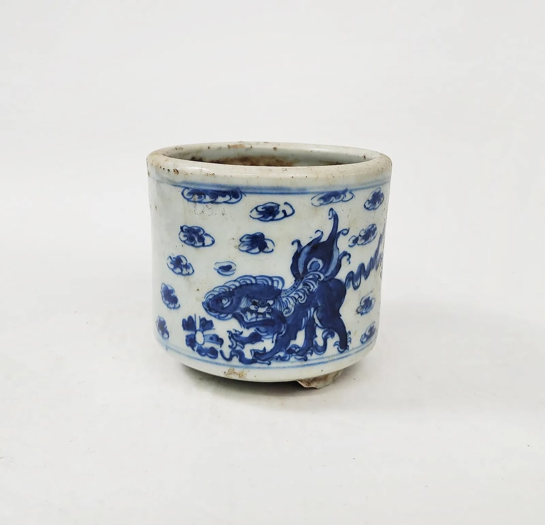 Antique Chinese Blue & White Porcelain Tripod Footed Bowl or Censer: Antique Chinese Blue & White Porcelain Tripod Footed Bowl or Censer, h. 4.5 inches, ca. late 19th- early 20th century. Provenance: Estate of a New York collector/ dealer. The collection assembled betw