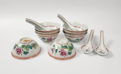 Set of 16 Chinese Export Yawan Collection Famille Rose Porcelain Bowls & Spoons