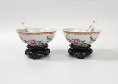 Pair of Chinese Export Yawan Collection Famille Rose Porcelain Bowls & Spoons