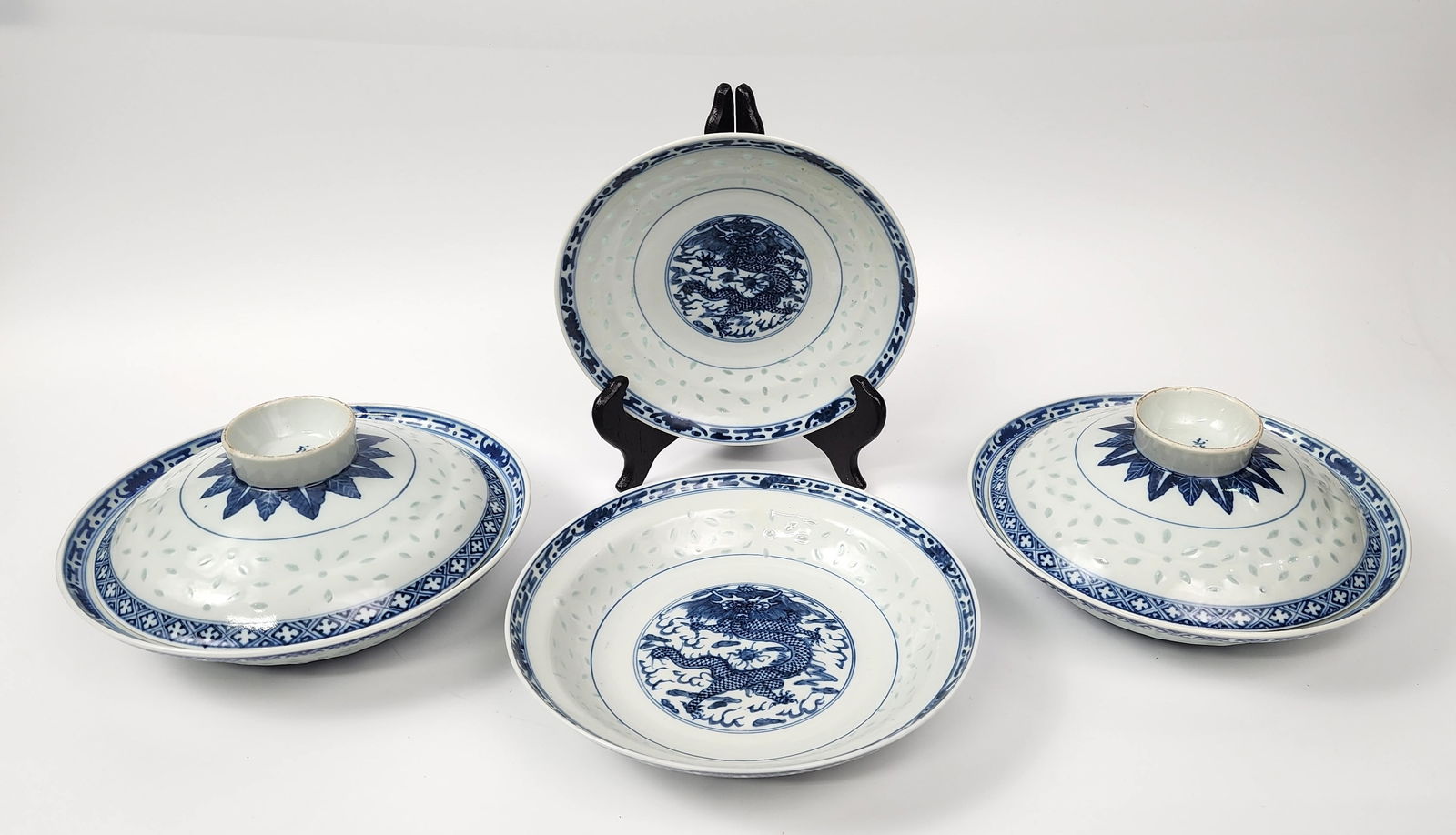 Set of 3 Chinese Export Blue & White Dragon Rice Pattern Porcelain Covered Bowls (1 of 11)