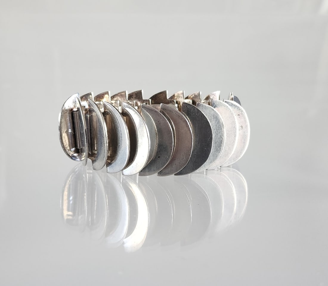 Estate Vintage Modernist Mexican Silver Bracelet, After Georg Jensen Design (1 of 6)