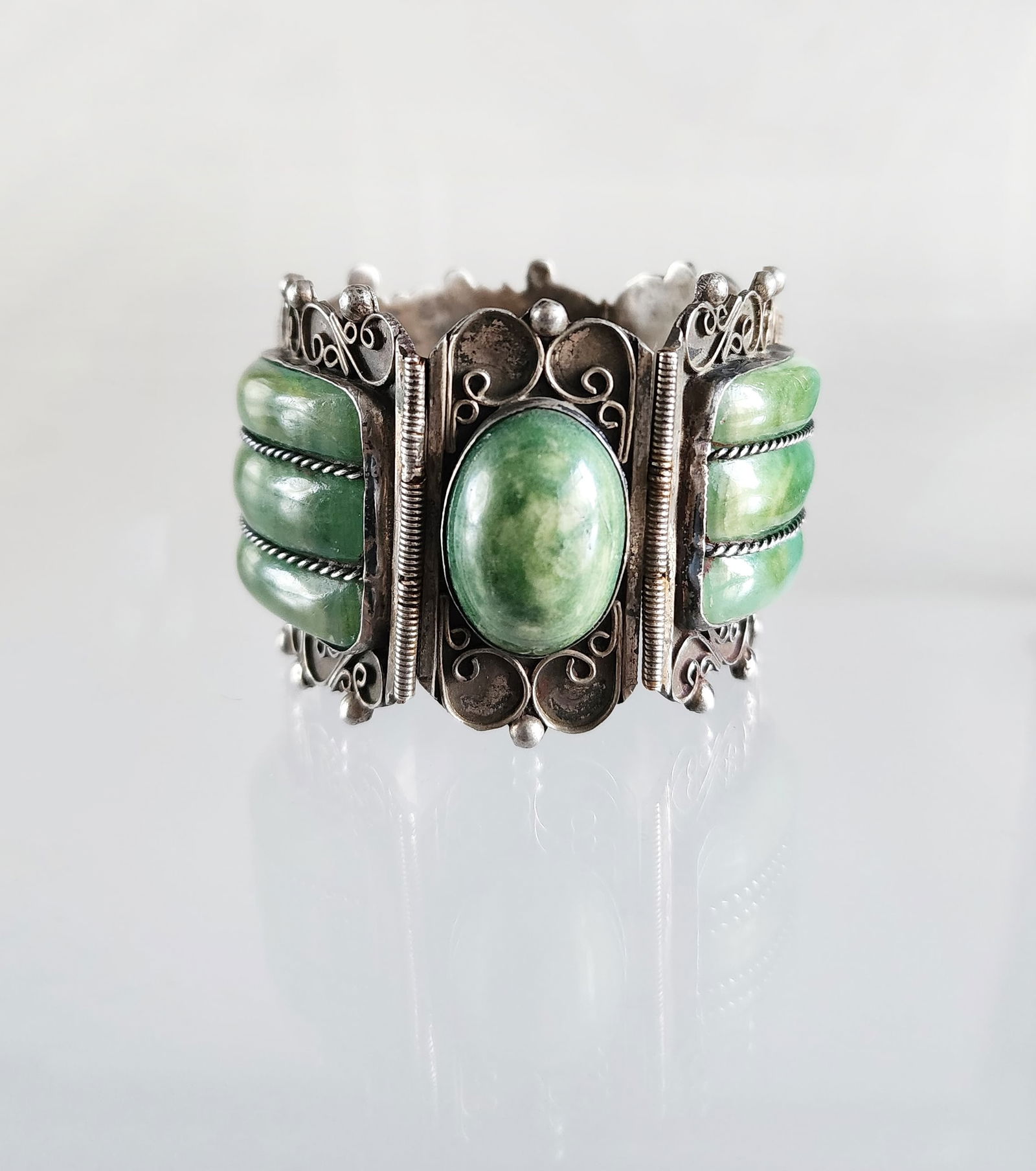 Estate Vintage Sterling Silver & Jade Bracelet (1 of 11)