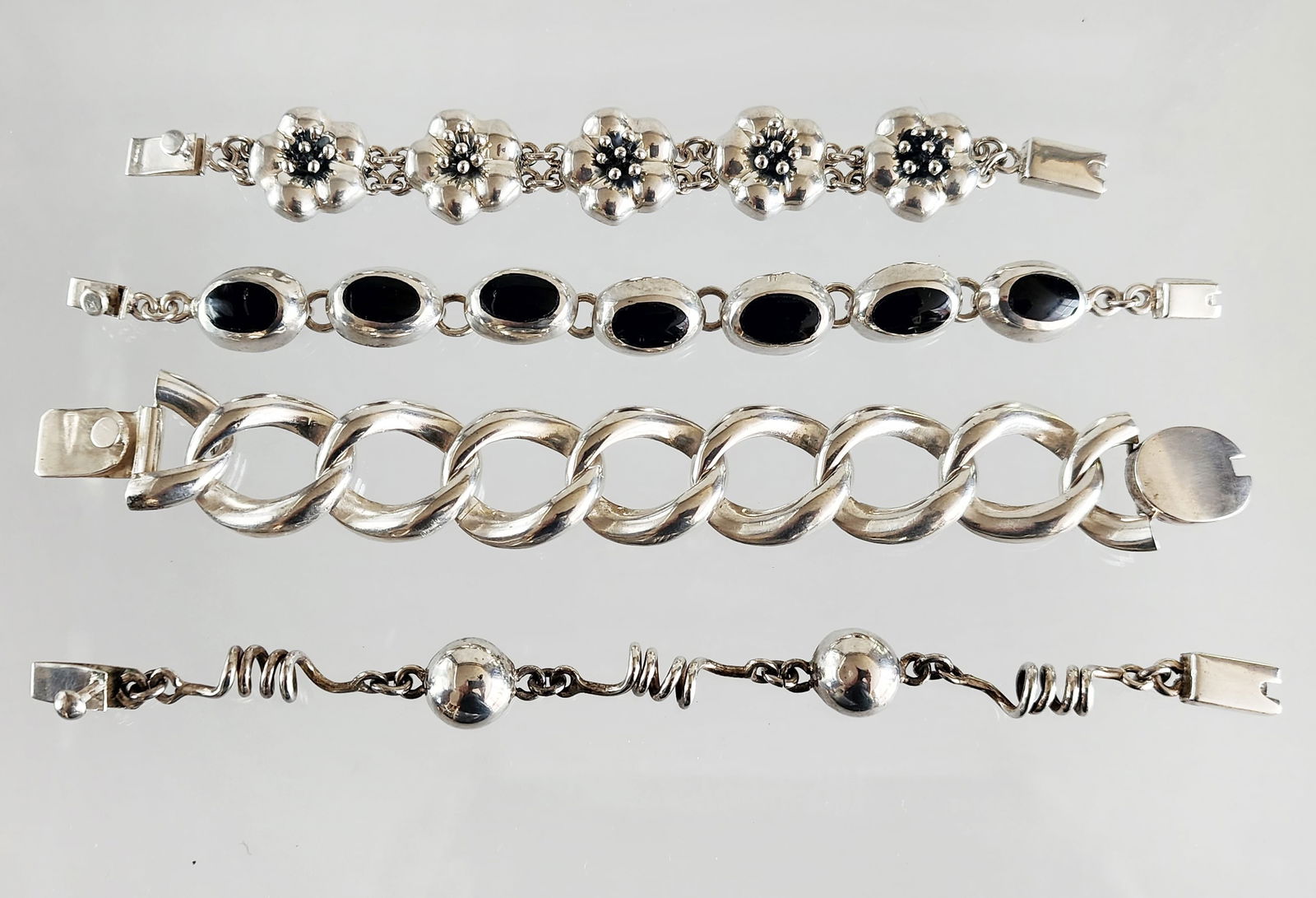 Estate Vintage Lot of 4 Sterling Silver Mexican Bracelets (1 of 9)