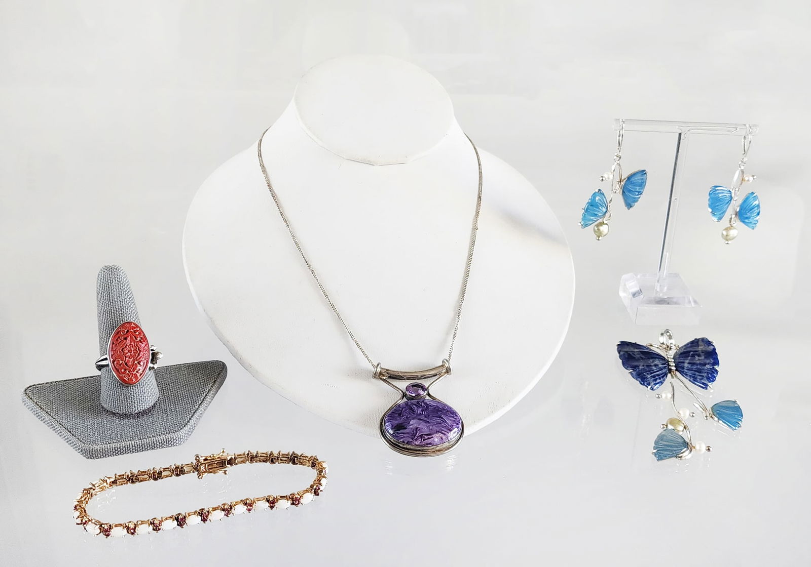 Group of Estate Contemporary Designer Sterling Silver Jewelry (1 of 19)