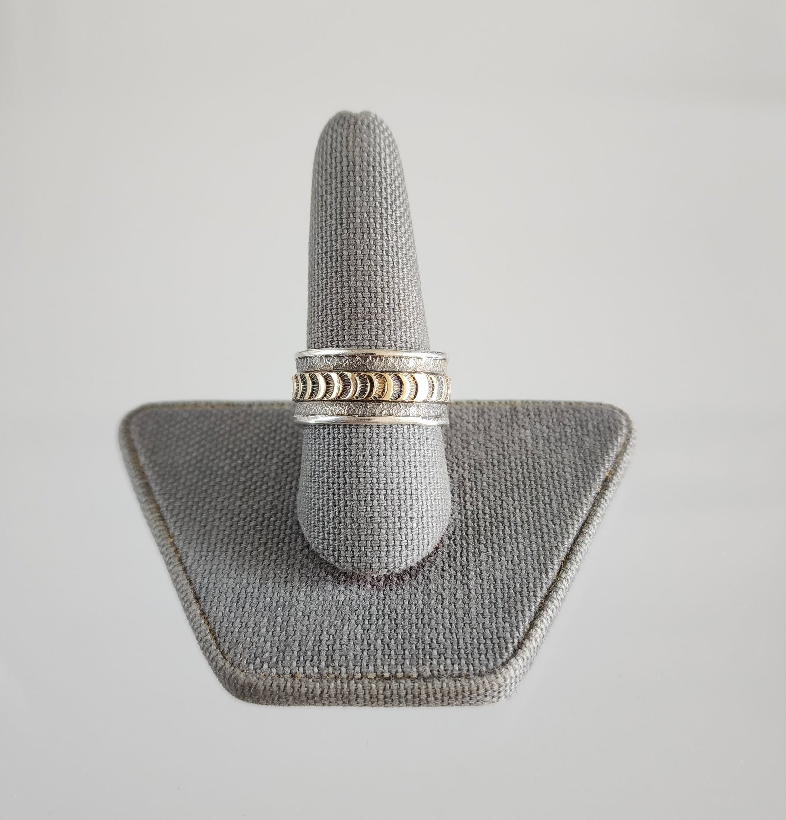Estate Vintage James Pioche Navajo 14k Gold & Sterling Silver Ring: Estate Vintage Native American Navajo James Pioche Signed 14k Gold & Sterling Silver Ring. Size 9. Marks:JAMES PIOCHE/ STERLING/ 14K. Total weight: 7 grams. Provenance: Estate of Victoria Salter (1944